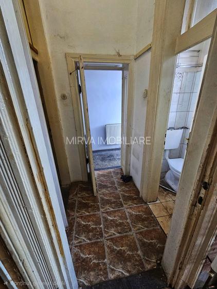 Casă cu arhitectură interbelică, 5 camere, teren 409 mp – Central - 43