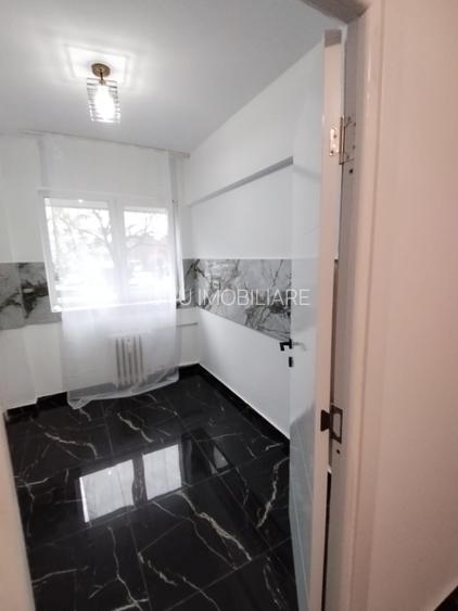 HOTEL INTERNATIONAT - 2 CAMERE SEMI - ETAJ 1 - RENOVAT TOTAL - MUTARE IMEDIATA - 4
