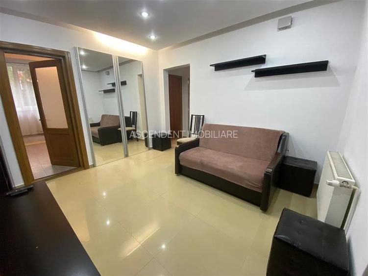 Decomandat, loc parcare, zona Grivitei, Brasov - 4