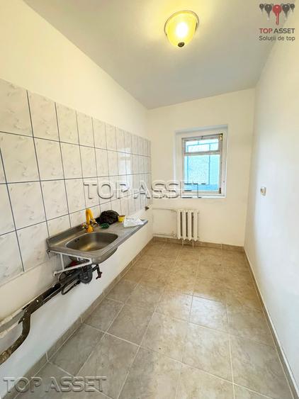 Doamna Ghica aproape de parc - 4