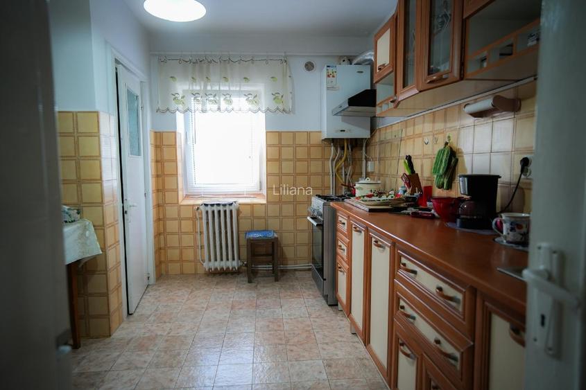 Apartament 4 camere decomandat, Botosani, Bulevardul George Enescu, ultracentral - 6