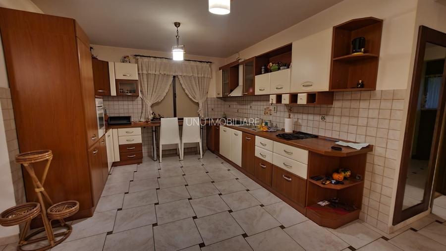 Vilă în Bârnova 260 mp utili, teren 1030 mp D+P+E+M, complet mobilată și LIBERA - 6