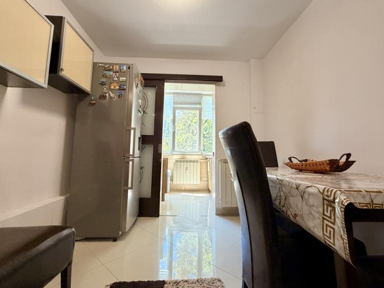 Apartament 2 camere decomandat de închiriat | Galeriile Soveja