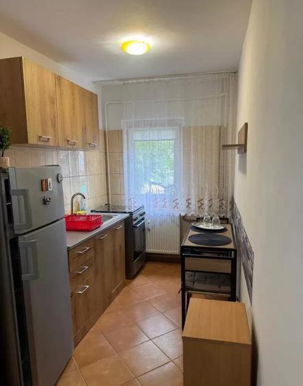 Apartament cu o camera, 40 mp utili, parter - Piata Doina