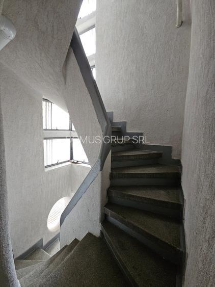 Vând apartament cu 2 camere str Mircea - 7