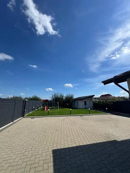 Casa individuala, 302 mp, teren 800 mp, zona Marginea