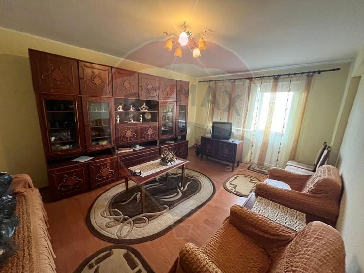 Apartament 3 camere în zona Pompieri