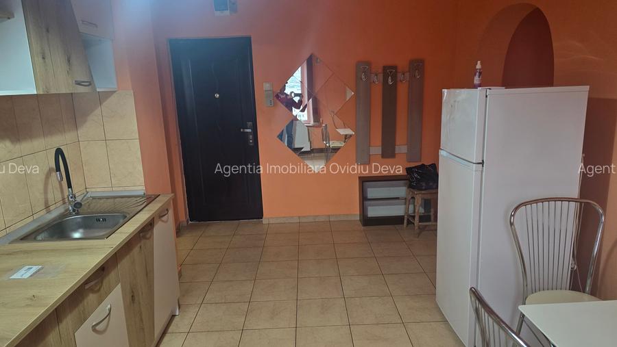 Inchiriez apartament 2 camere decomandat in Deva, zona ultracentrala Bdl Decebal - 3