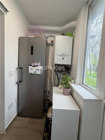 Apartament 4 camere, 2 bai, renovat complet- Nicolina - 9