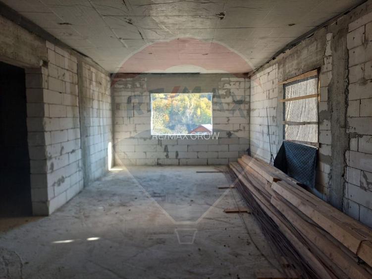 Casa la rosu de vanzare in Caiuti, Bacau - 15