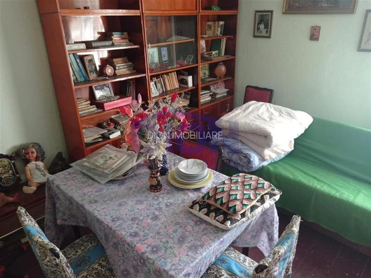 CASA DE VANZARE zona Eroii Revolitiei - 7