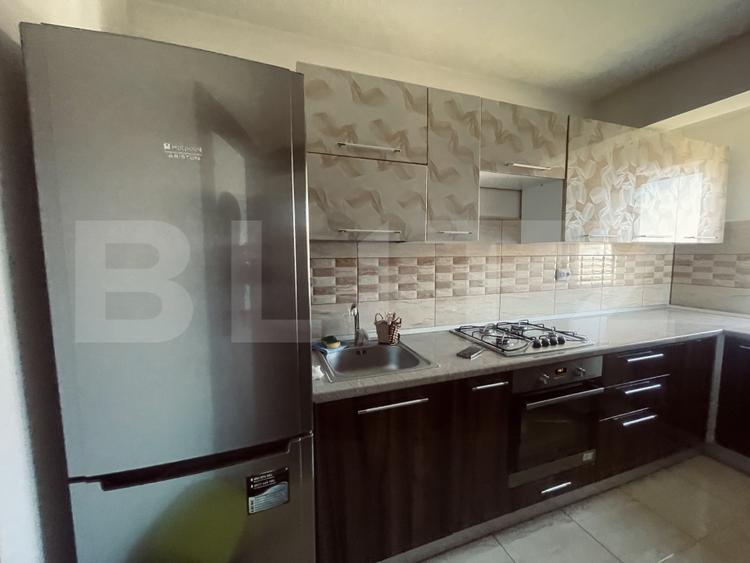 Apartament cu 3 camere, 72 mp, cu parcare, in zona Eroilor.