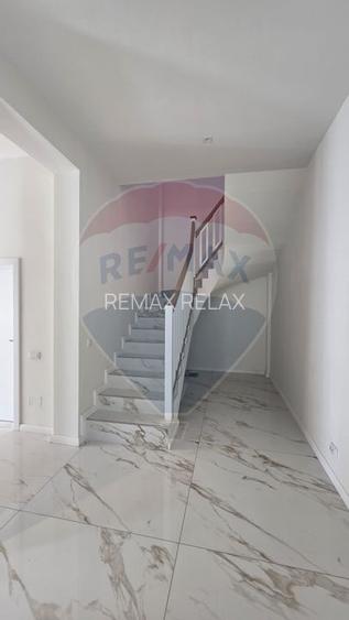 Casă / Vilă cu 5 camere de vânzare în zona Central - 4