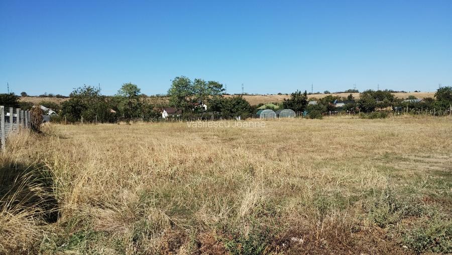 Teren intr. în centrul satului Brebeni, lângă Slatina. Împărțit în 4 parcele. - 8