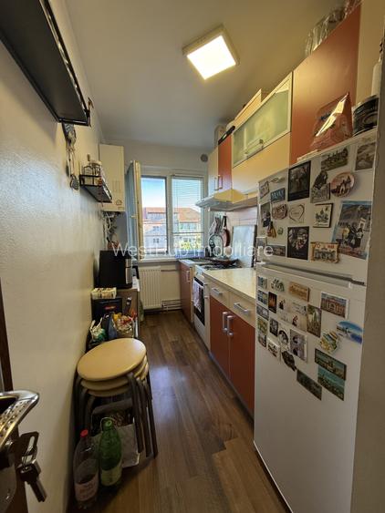 Apartament cu o camera, decomandat, etaj 4 din 5, boxa proprie - Sagului - 3