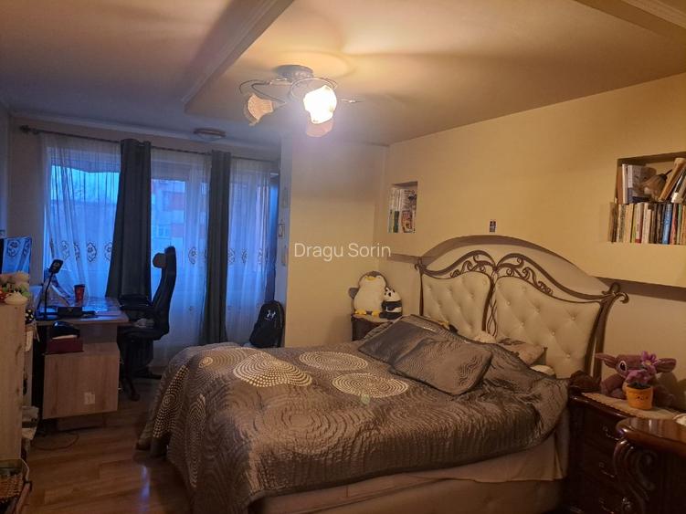 Apartament de vanzare - 5