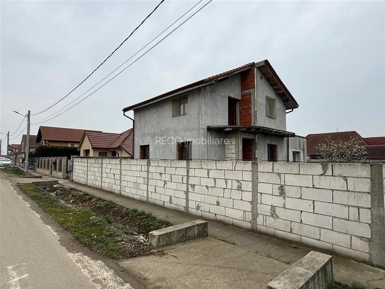 RECO Casa in Santandrei, locatie excelenta, aproape de centura noua - 3