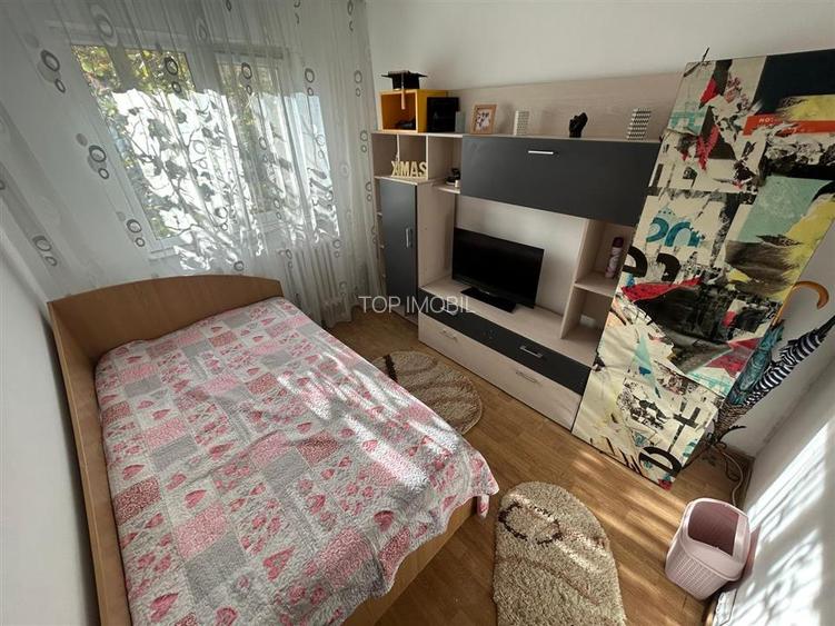 Etaj 2, fara risc, 3 camere zona Mircea cel Batran - 3