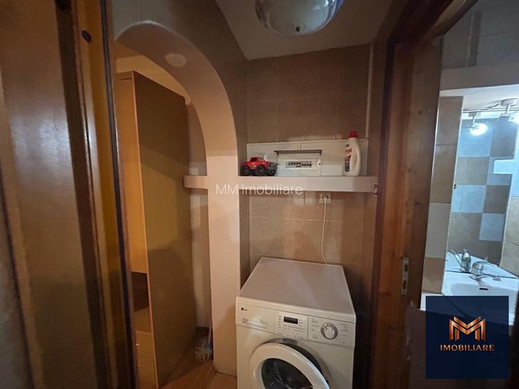 Apartament 2 camere, Botoșani, etaj 4, mansardă cu scara inetrioara, z - 8