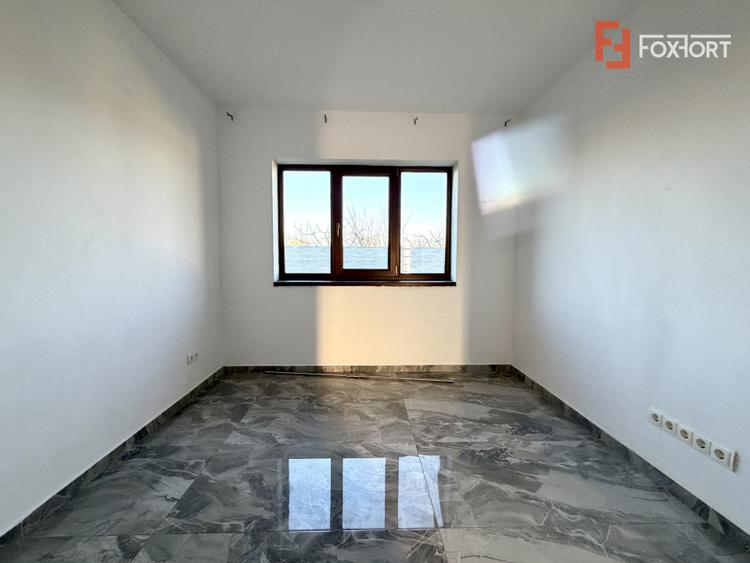 COMISION 0% Casa individuala cu 5 camere si teren de 500 mp, Sanandrei