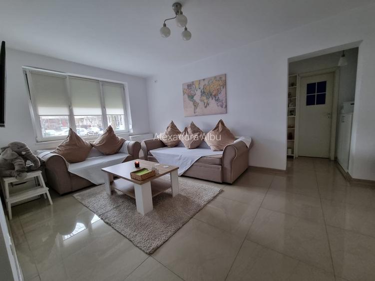 Vând apartament 2 camere parter stradal cartier pajura sector 1 - 5