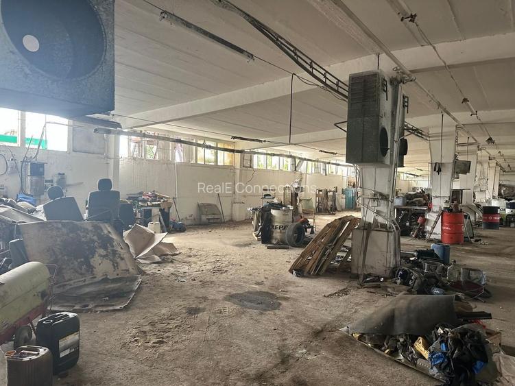 Platformă Industrială cu Cale Ferată si Infrastructură Completă - 35