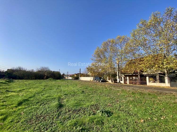 Teren vedere panoramica parțială lac si pădure, central, toate utilitățile - 3