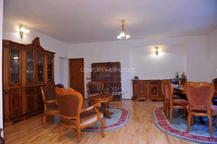 Vila de pe cărțile poștale - 12