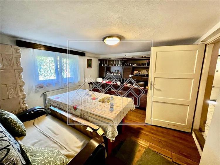 Casa de vanzare in Sibiu - 6 camere, garaj - teren 250 mp - 5