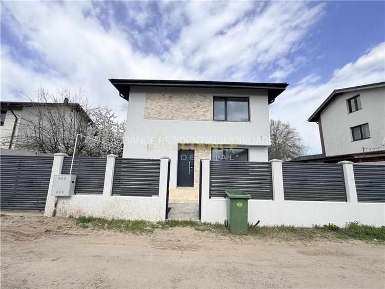 Casa de vanzare – pozitie excelenta, in centrul comunei - 2