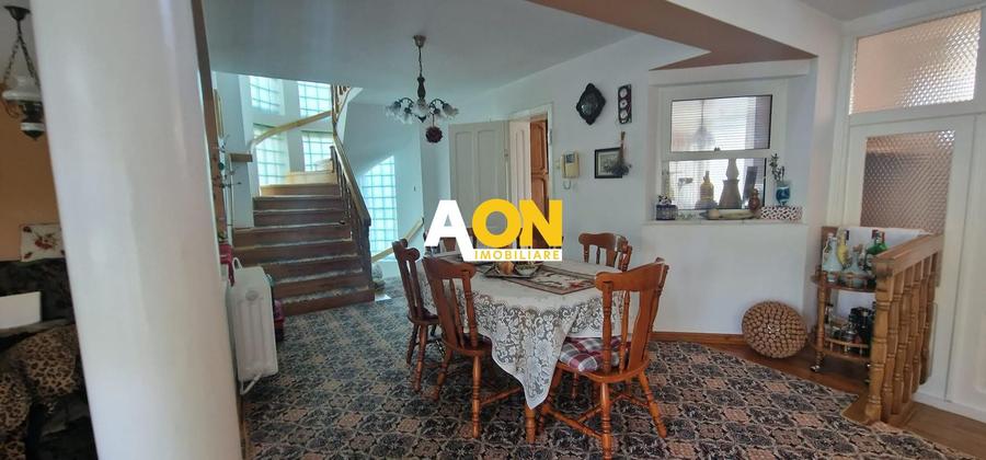 Casă 5 camere, S+P+1E+M, 434 mp, 1500 mp teren, Alba Iulia, zona Schit