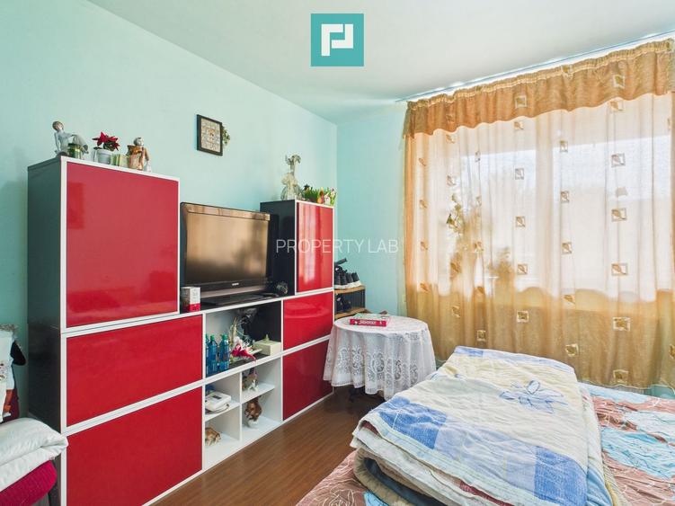 Casă individuală în Săcălaz - 2063 mp teren - 23