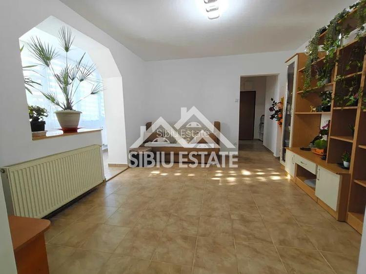 Apartament 2 camere, parter, complet mobilat și utilat –Hipodrom 2 - 3
