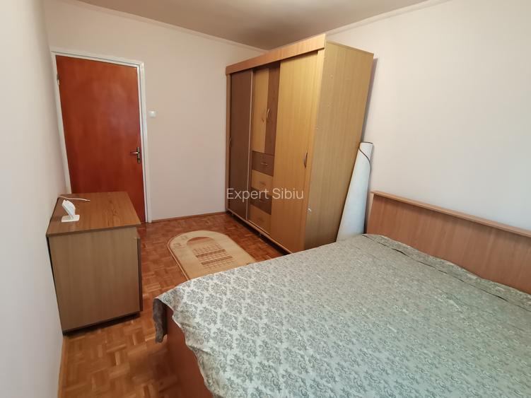 INCHIRIEZ apartament 2 camere decomandat,zona Strand - 4