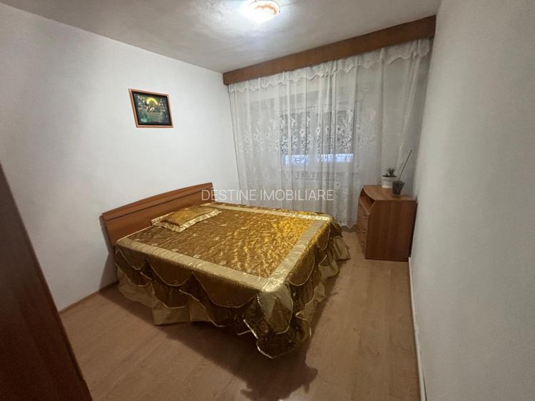 Apartament cu 3 camere, suprafata generoasa de 74 mp, la baza Colinei  - 3