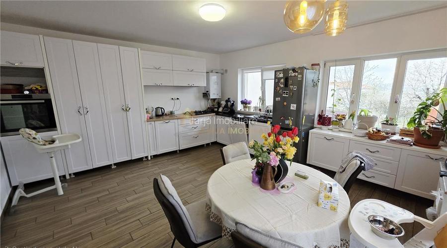 CASA 5 CAMERE 196 MP TEREN 225 MP DAMBUL ROTUND - 5