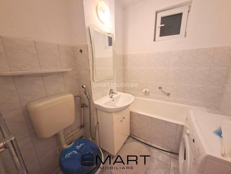 Apartament 3 camere decomandate zona Scoala de Inot - 11