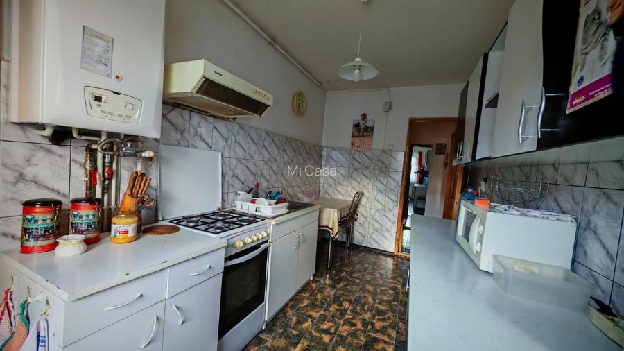 Apartament 3 camere zona Tractorul - 2
