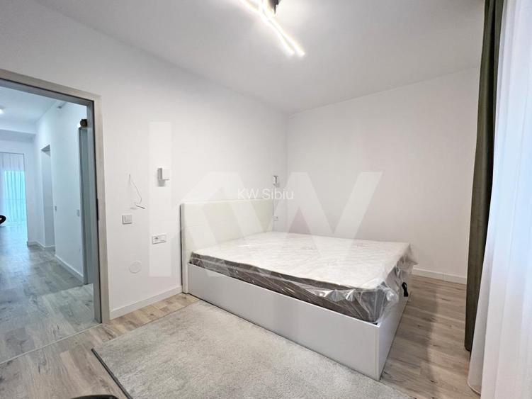 De inchiriat apartament 2 camere complet mobilat si utilat. Terasa mare.  - 15