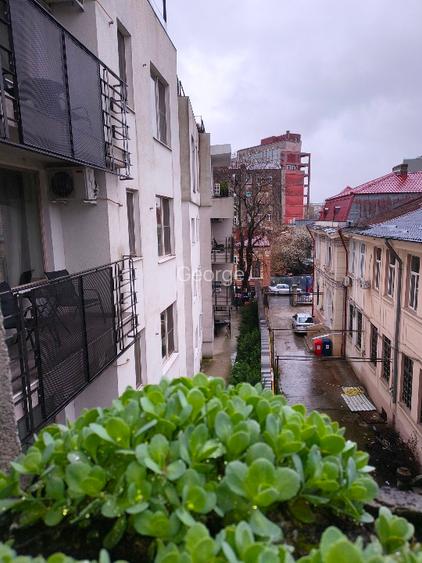 Proprietar - Închiriez apartament 5 camere zona Unirii - 2