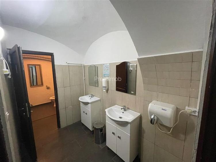 De vanzare spatiu comercial zona ultra centrala 277 mp - 12