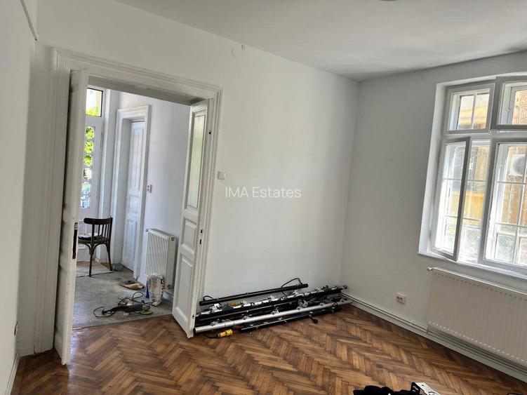 Vila Capitale, pentru birouri sau activitati comerciale, in curs de renovare - 3