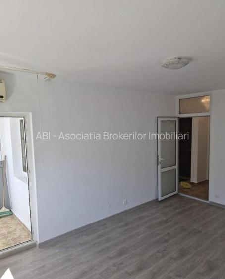 Dristor metrou/Sos Mihai Bravu,garsoniera cf1,bloc 1980/80.000euro - 8