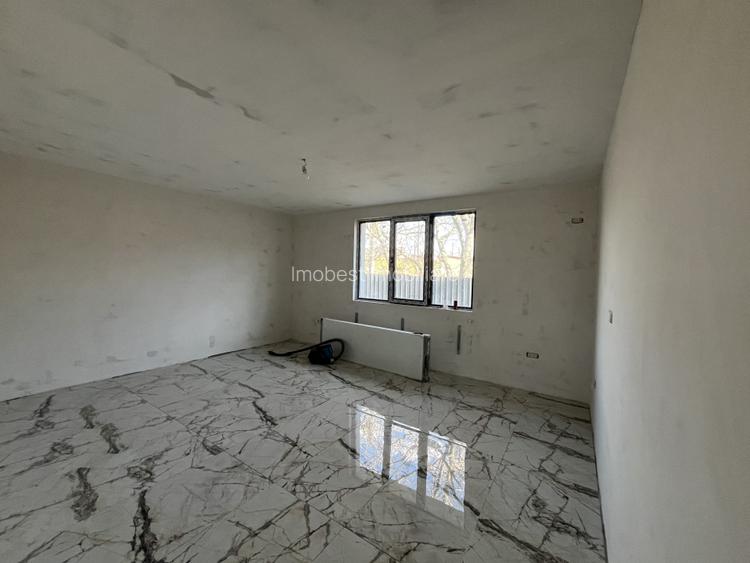 Oportunitate! Casa la sol 3 camere, la cheie, Valu lui Traian! - 3