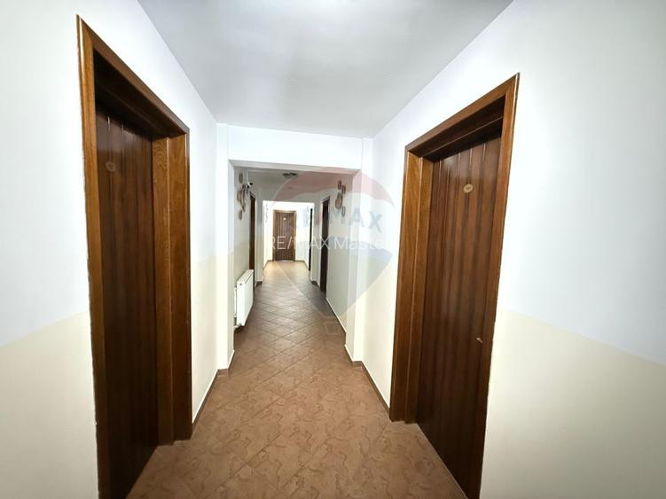 Pensiune cu 14 camere de vânzare Bucovina lângă pârtia Pojorata Malini - 14