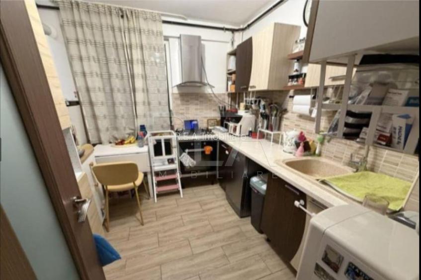 2 camere Vitan, centrală, parcare, et. 3, an 1978, 57 mp - 4