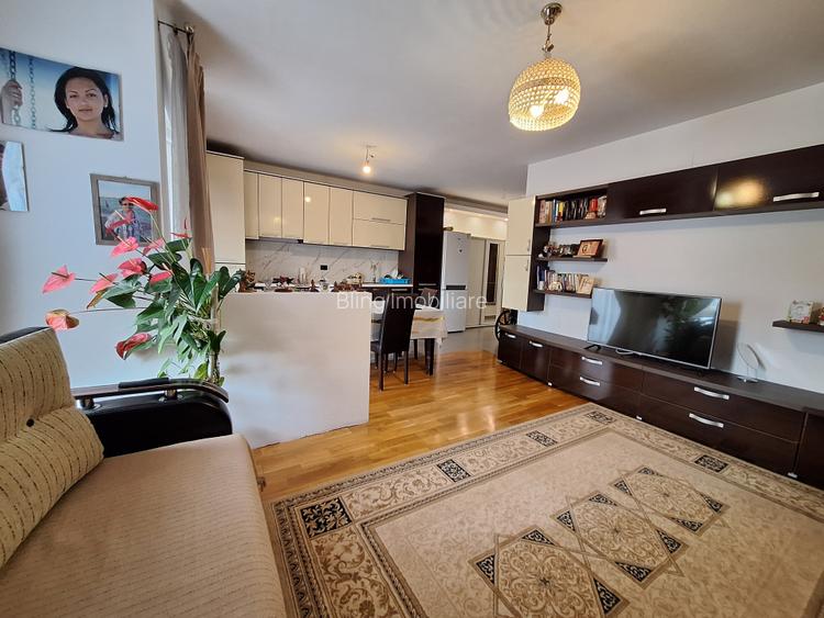 Apartament cu 3 camere, 64 mp, parcare, zona Terra - 2