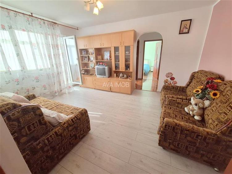 Apartament 2 camere, etaj 2, semimobilat, zona Narcisa - 18