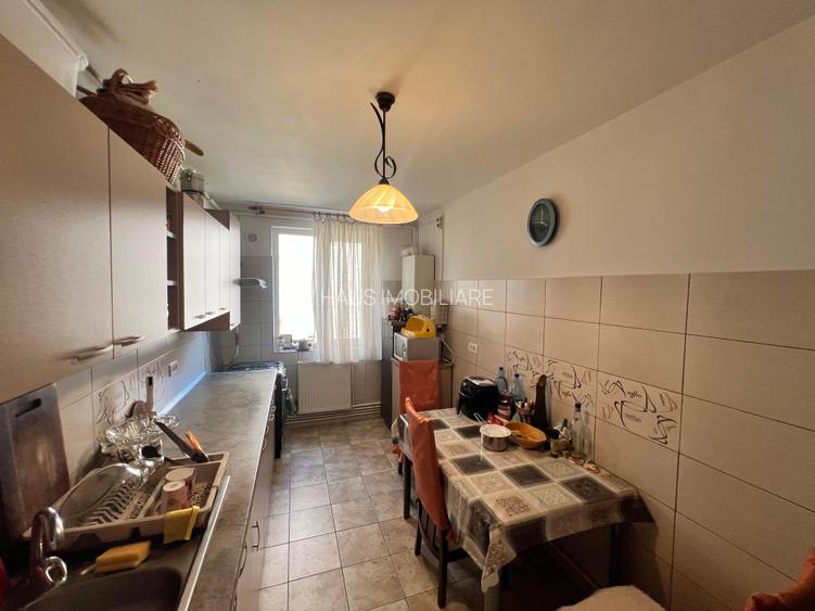 Far  apartament 3 camere decomandat etaj 1 loc parcare - 24
