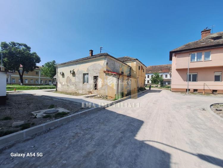 Casa si centru comercial Bod Colonie - 2